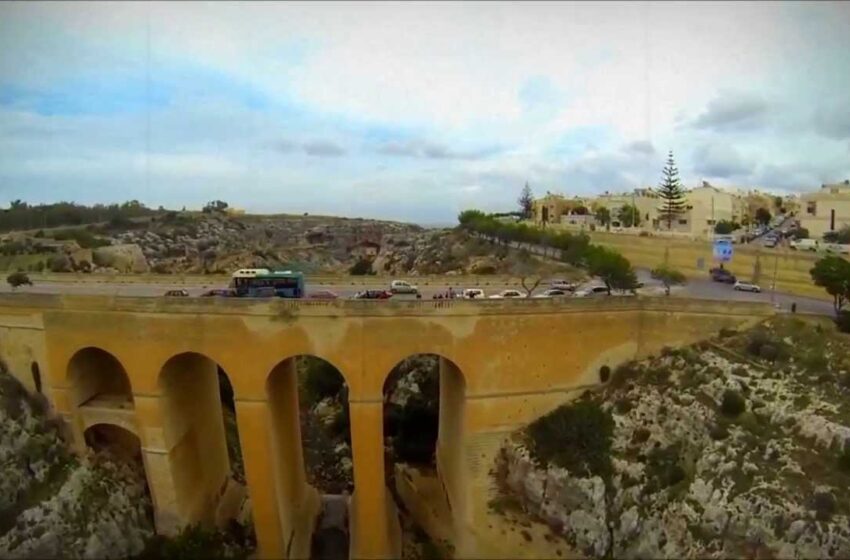  Meta Żewġ Żgħażagħ Minn San Pawl Il-Baħar Waqgħu Mill-Pont Tal-Mosta