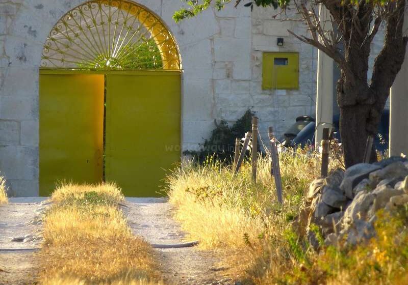  Ħassrilha L-Kirja Tal-Farmhouse Ħabba L-Covid U Ndunat Li Krieha Bi prezz Doppju!