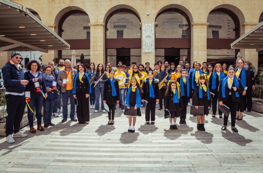  Bil-Filmat: Tikka Banda B’Kanzunetta Għall-Paċi Fl-Ukrajna