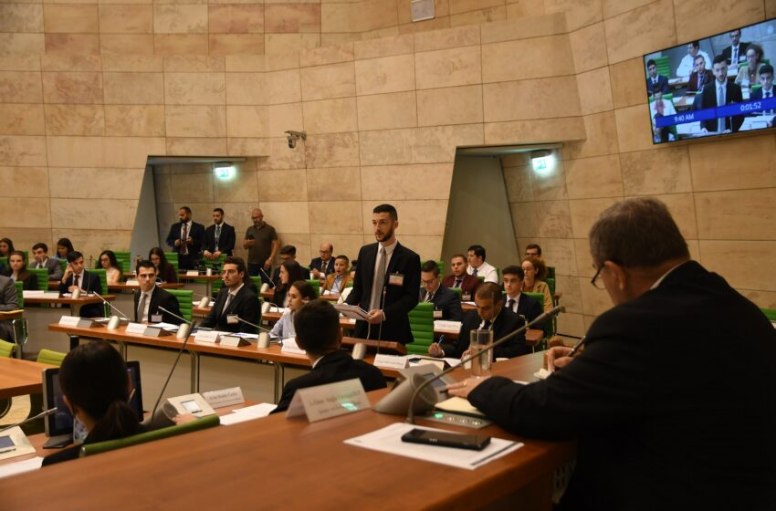  Il-Parlament Nazzjonali Taż-Żgħażagħ 2022 Jiddiskuti Proposta Biex L-Abort Ma Jibqax Att Kriminali F’Pajjiżna
